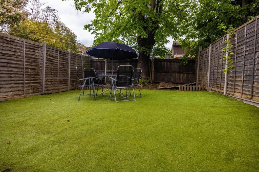3 Bedrooms House-Sofabed-Parking-Bbqstove-Garden Londra Exterior foto