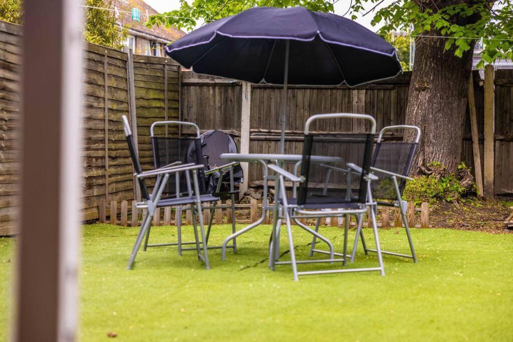 3 Bedrooms House-Sofabed-Parking-Bbqstove-Garden Londra Exterior foto