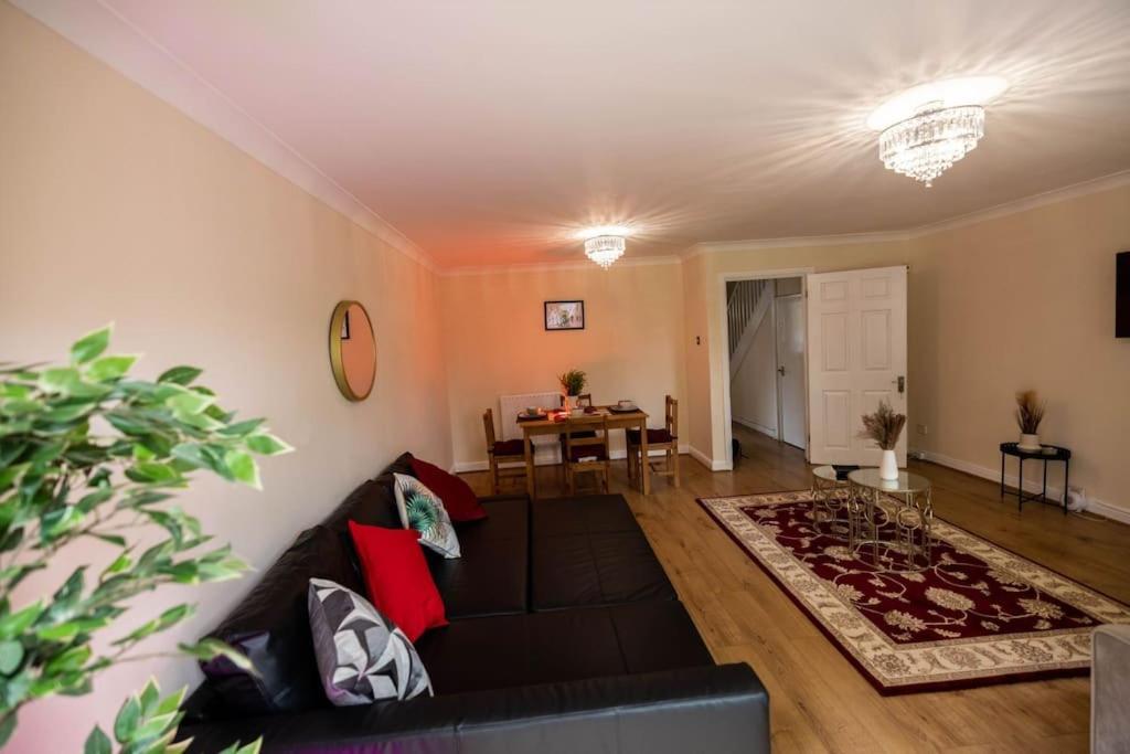 3 Bedrooms House-Sofabed-Parking-Bbqstove-Garden Londra Exterior foto