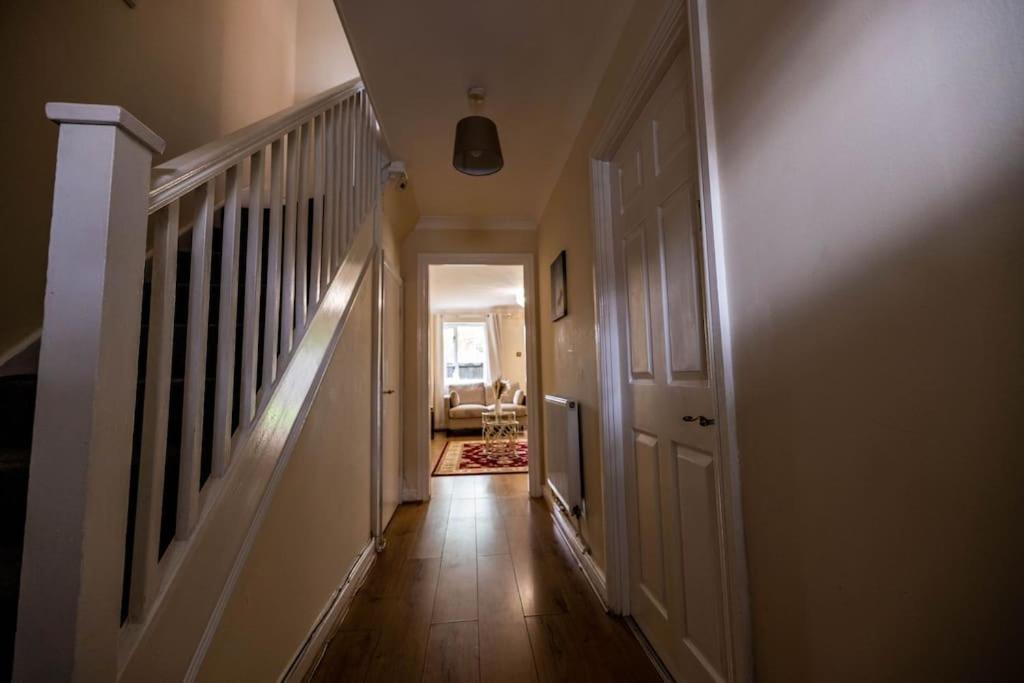 3 Bedrooms House-Sofabed-Parking-Bbqstove-Garden Londra Exterior foto