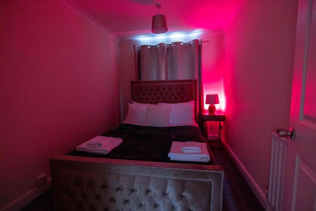 3 Bedrooms House-Sofabed-Parking-Bbqstove-Garden Londra Exterior foto