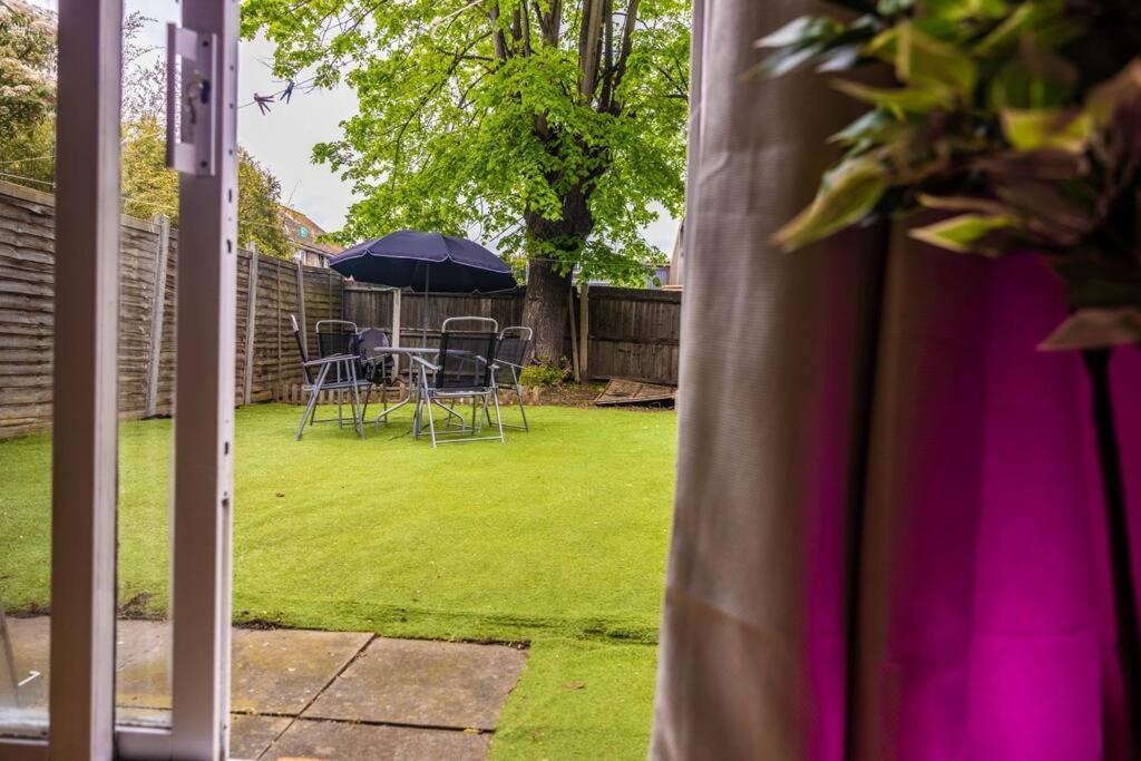 3 Bedrooms House-Sofabed-Parking-Bbqstove-Garden Londra Exterior foto